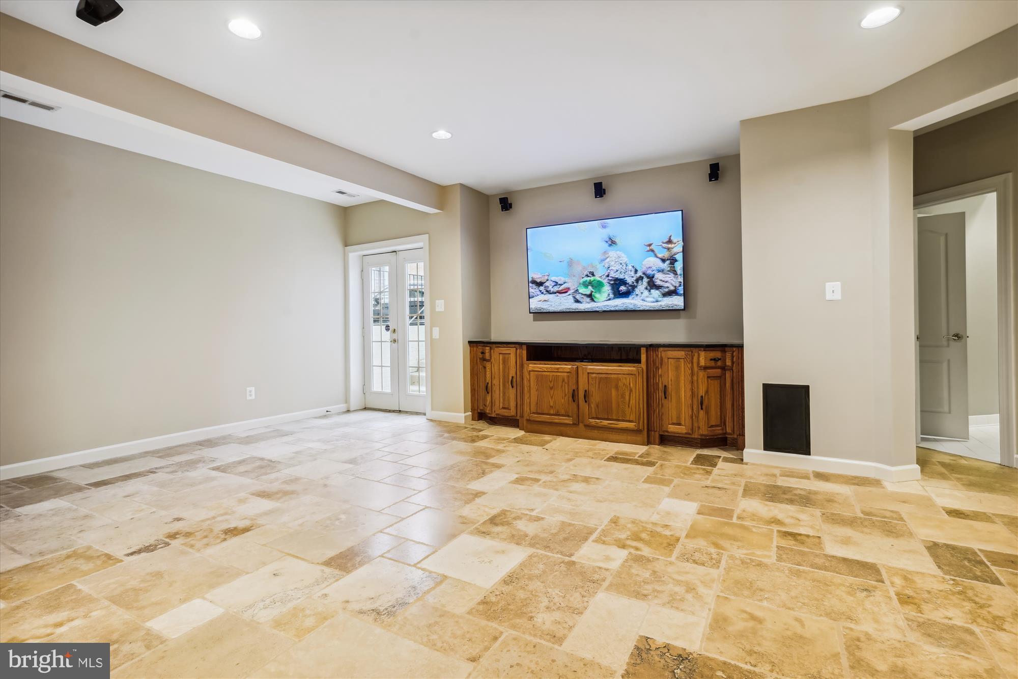 NORTH POINT GLEN - Residential