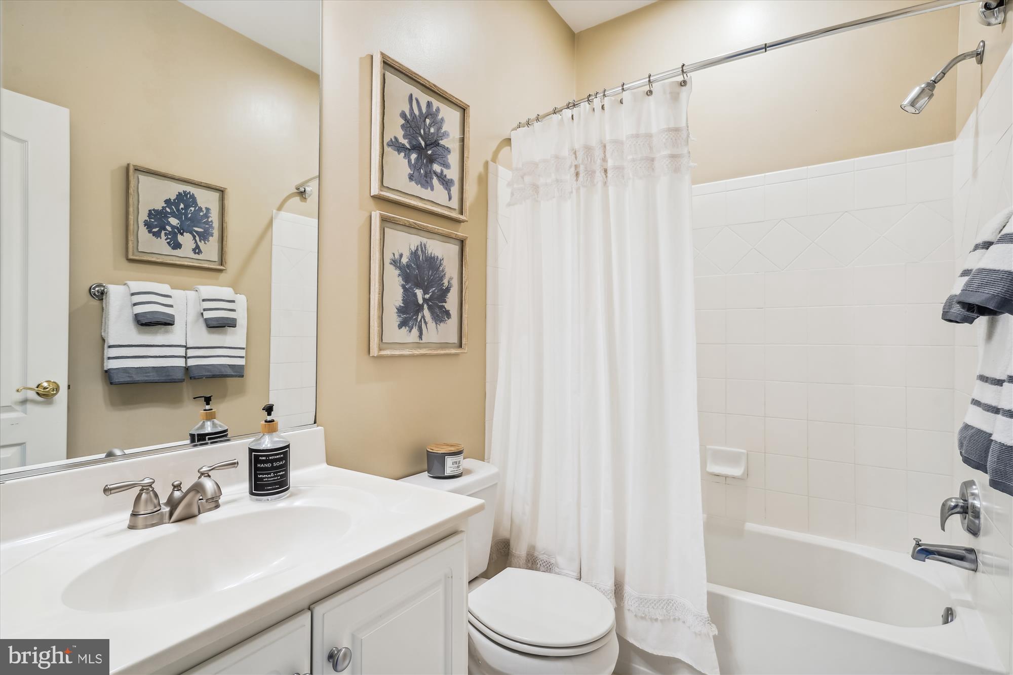 NORTH POINT GLEN - Residential