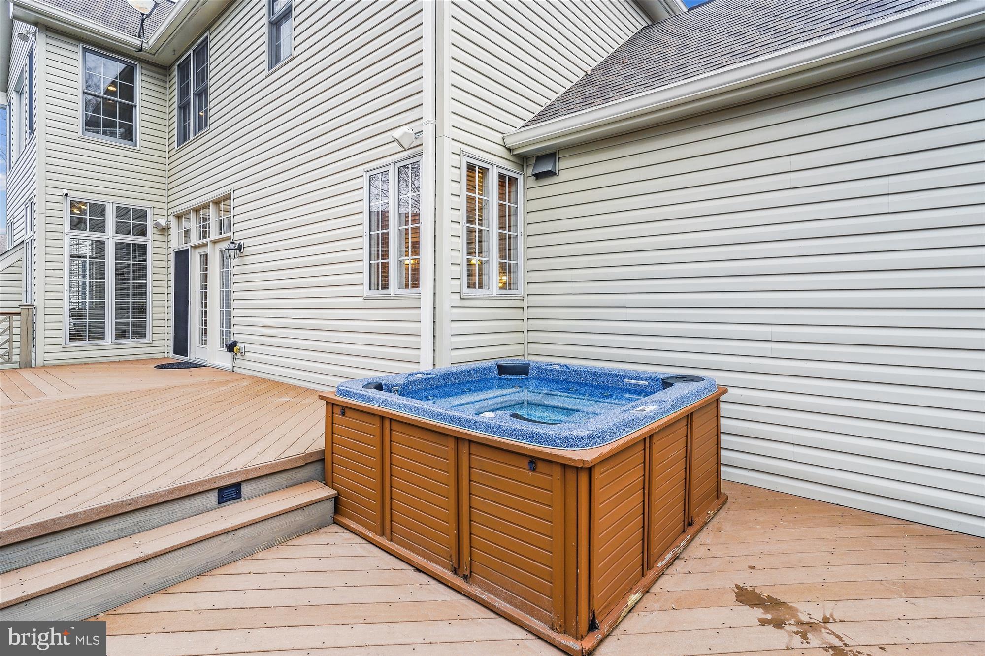 NORTH POINT GLEN - Residential