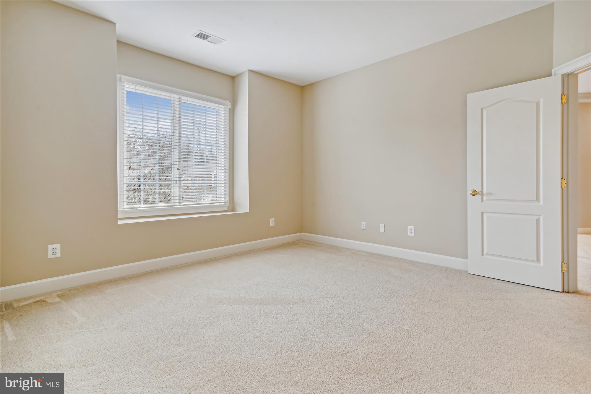 NORTH POINT GLEN - Residential