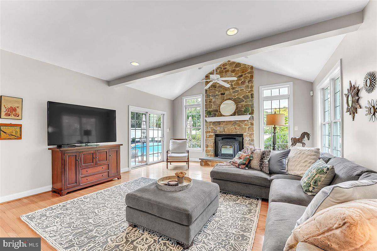 LUDWIGS CROSSING - Residential