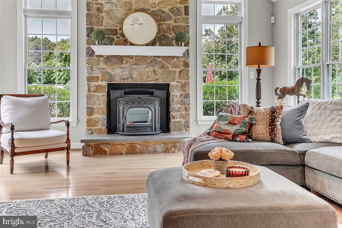 LUDWIGS CROSSING - Residential