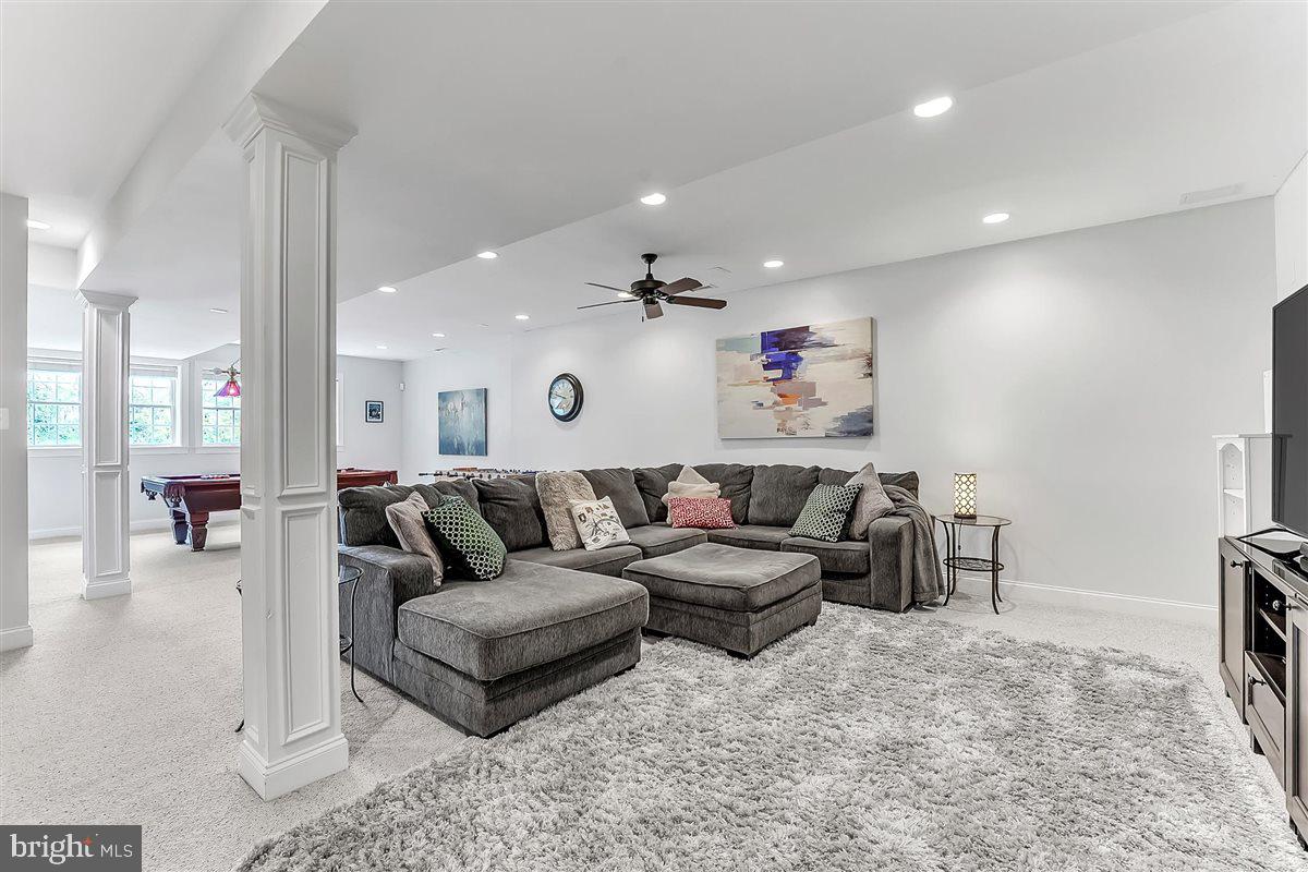 LUDWIGS CROSSING - Residential