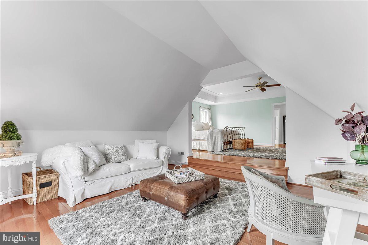 LUDWIGS CROSSING - Residential