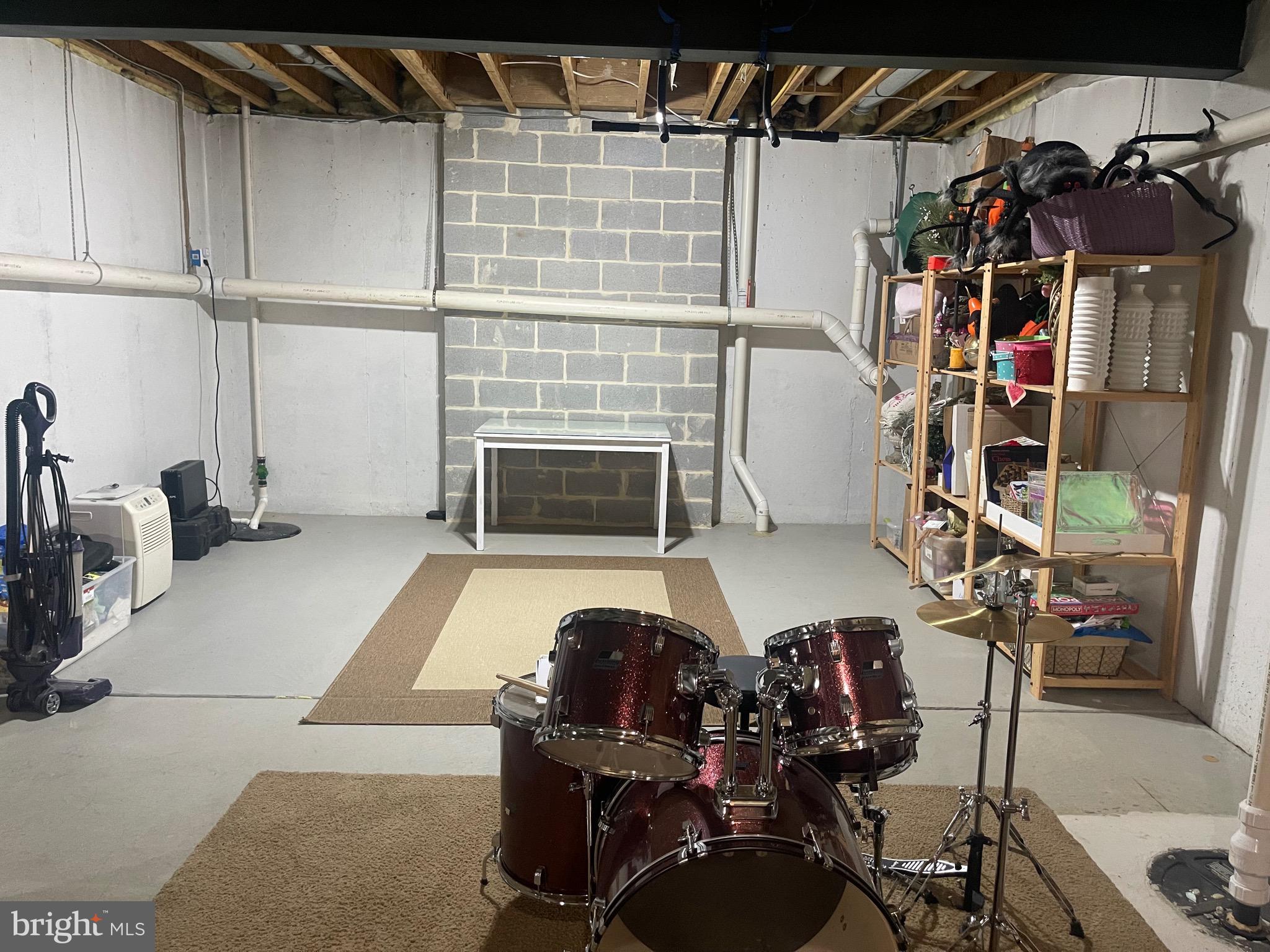 LUDWIGS CROSSING - Residential