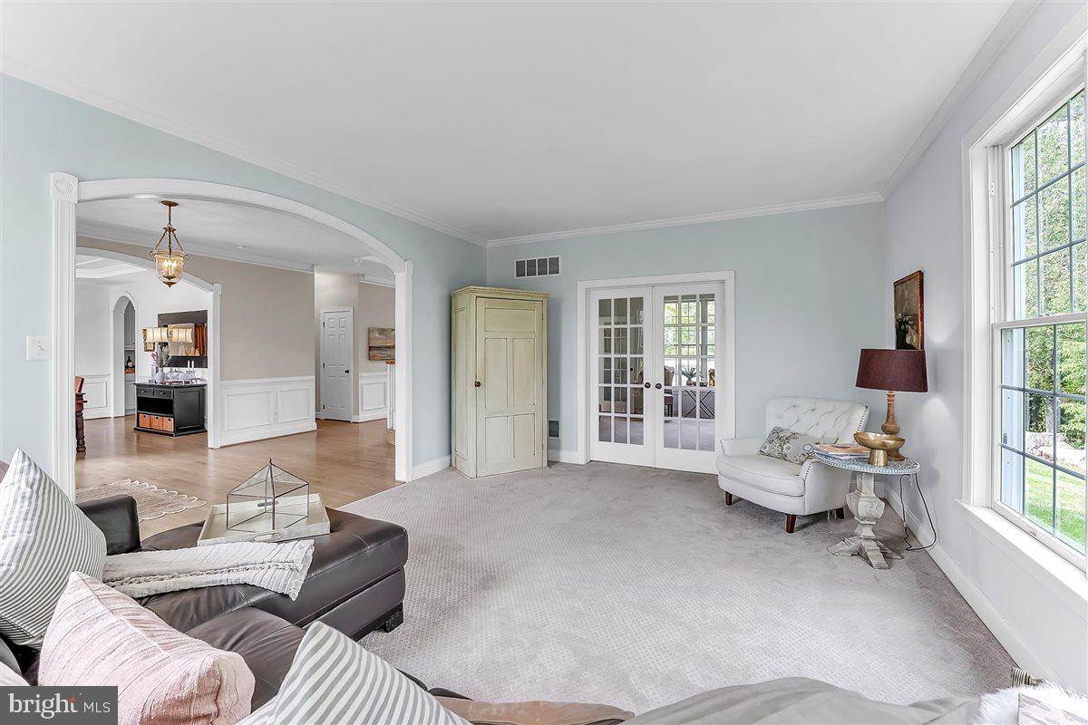 LUDWIGS CROSSING - Residential