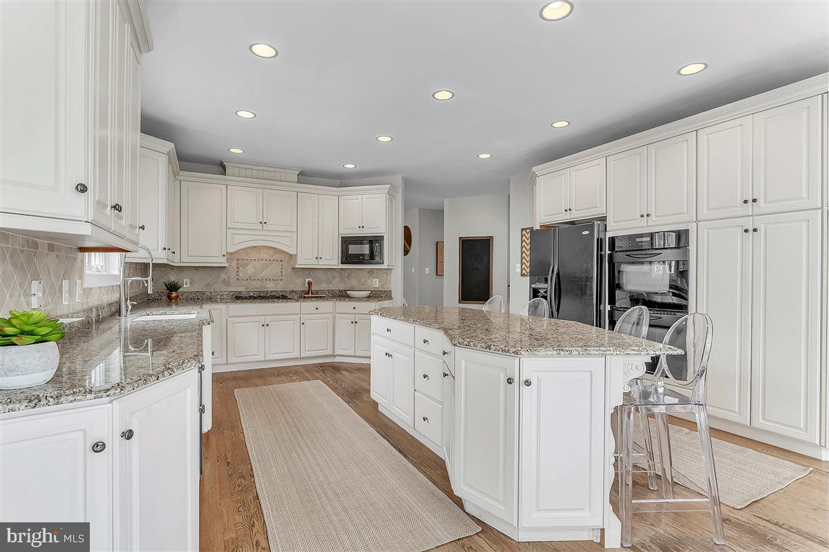 LUDWIGS CROSSING - Residential