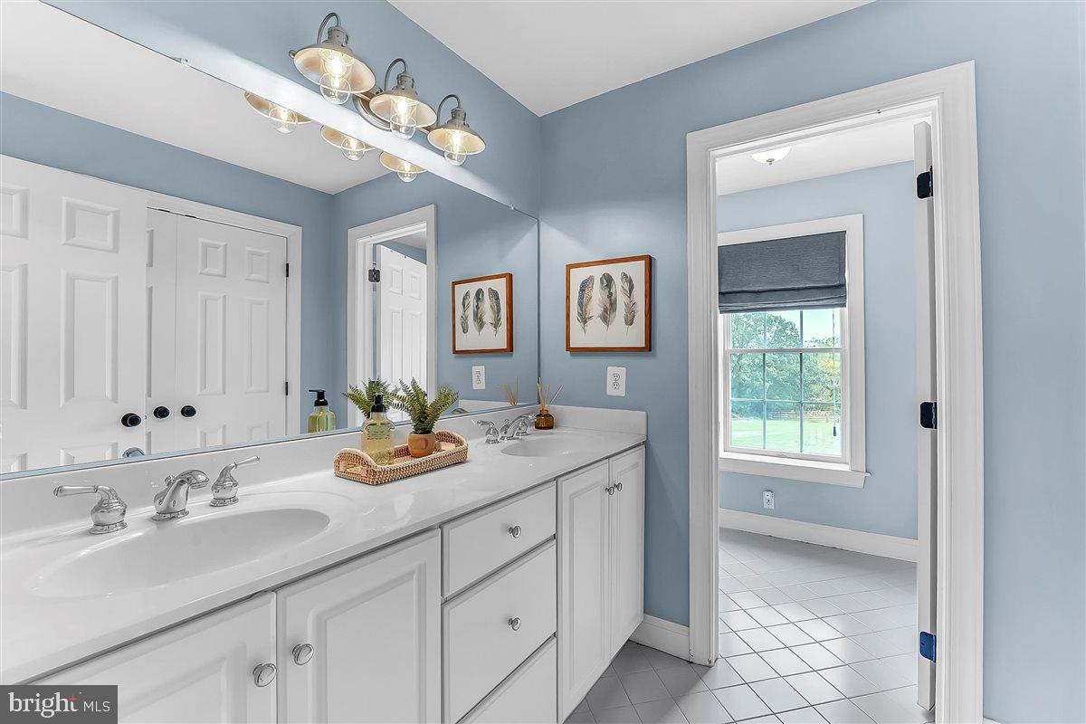 LUDWIGS CROSSING - Residential