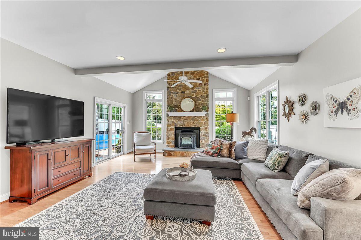 LUDWIGS CROSSING - Residential