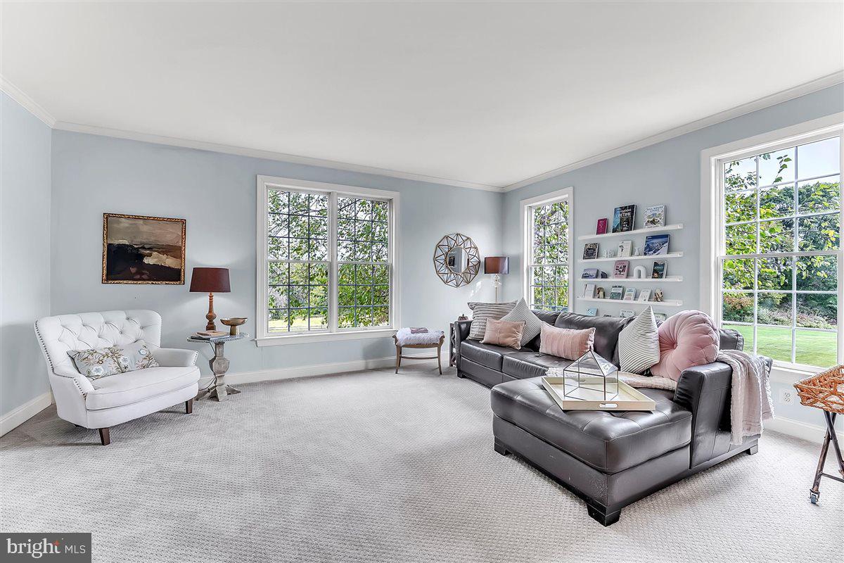 LUDWIGS CROSSING - Residential