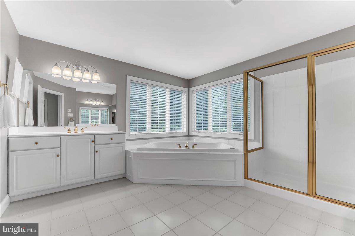 LUDWIGS CROSSING - Residential