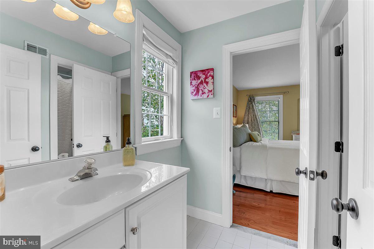 LUDWIGS CROSSING - Residential