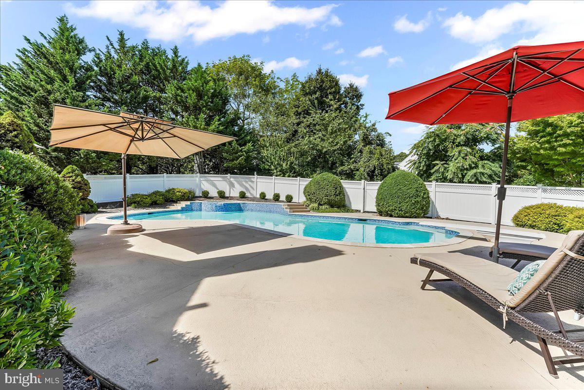 LUDWIGS CROSSING - Residential