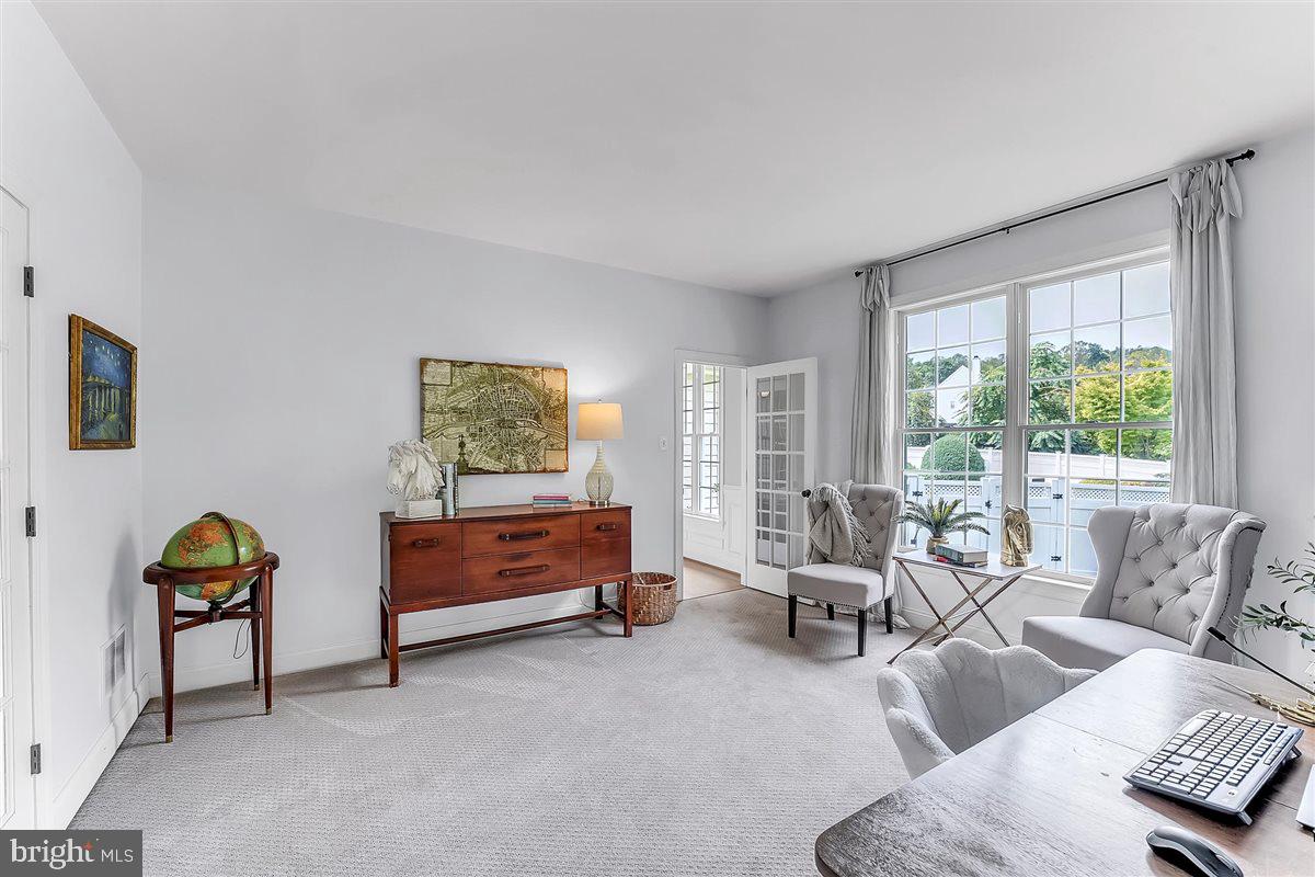 LUDWIGS CROSSING - Residential