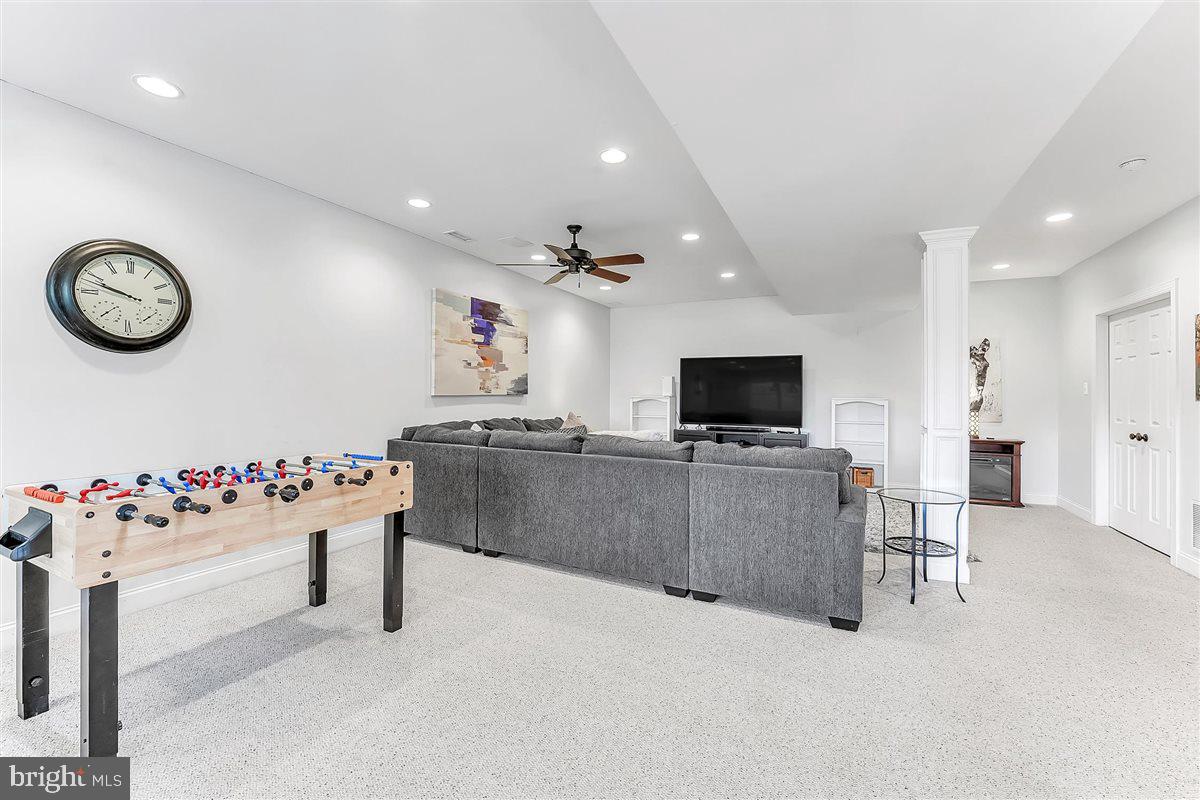 LUDWIGS CROSSING - Residential