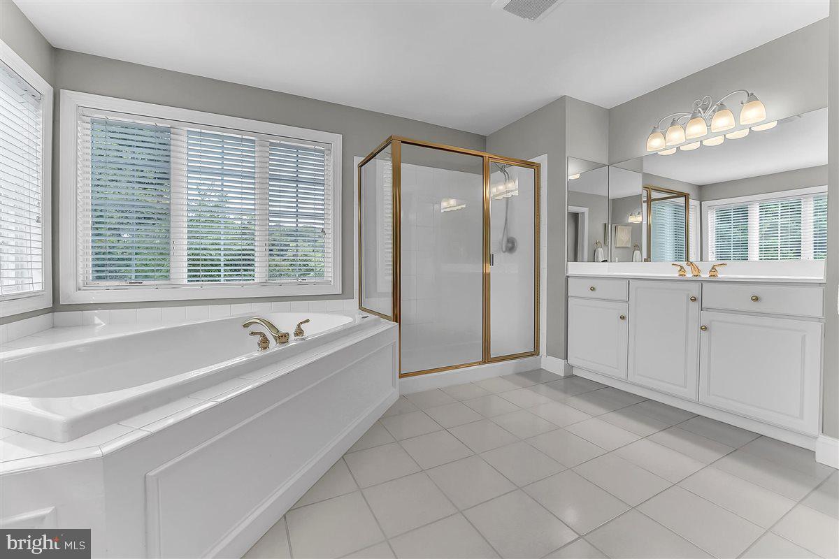 LUDWIGS CROSSING - Residential