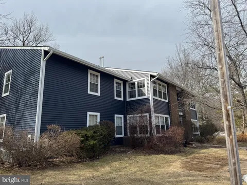 224 Pennsylvania Way, North Brunswick, NJ MLS: NJMX2009084