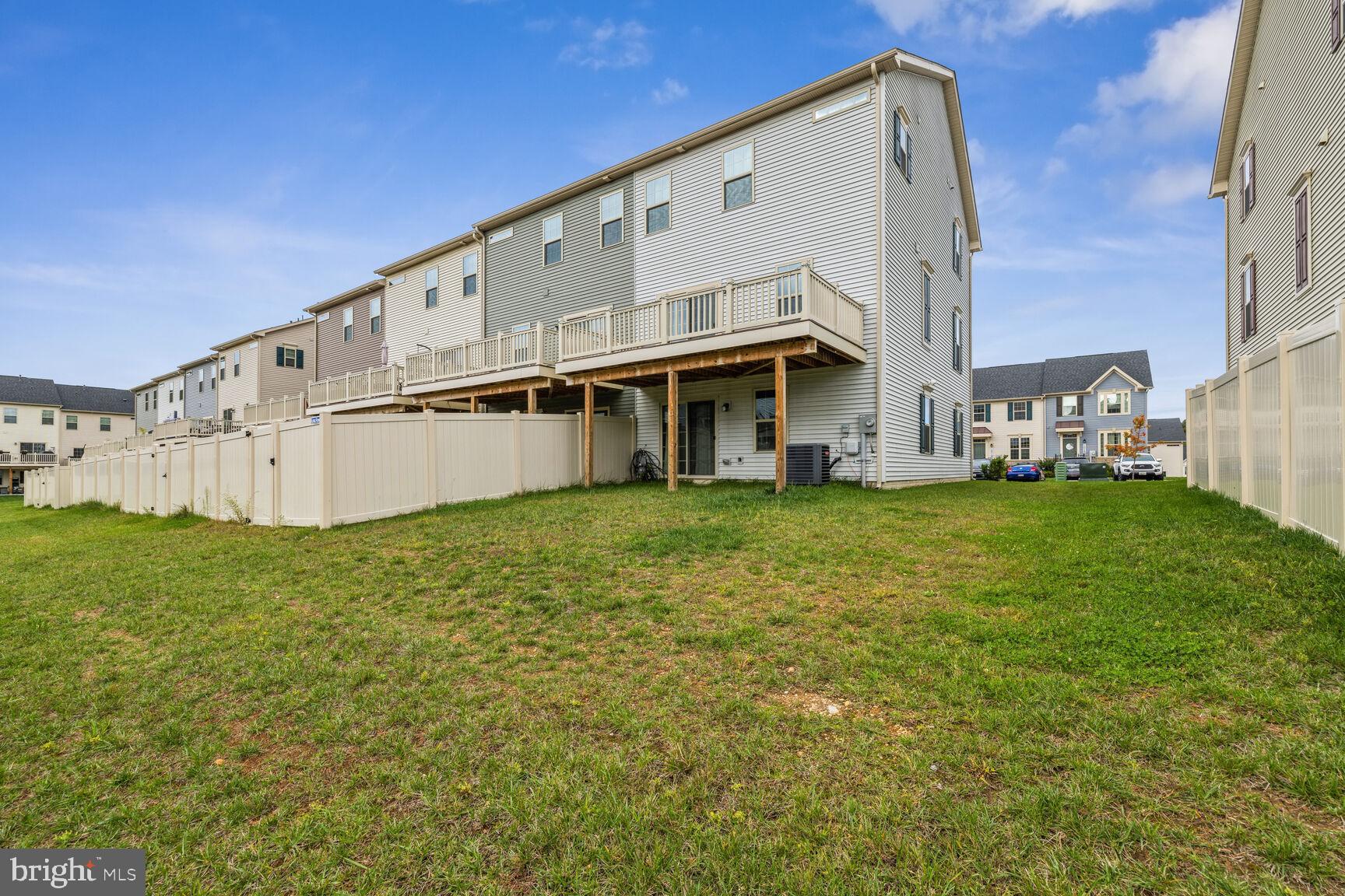 LAKE LINGANORE - Residential