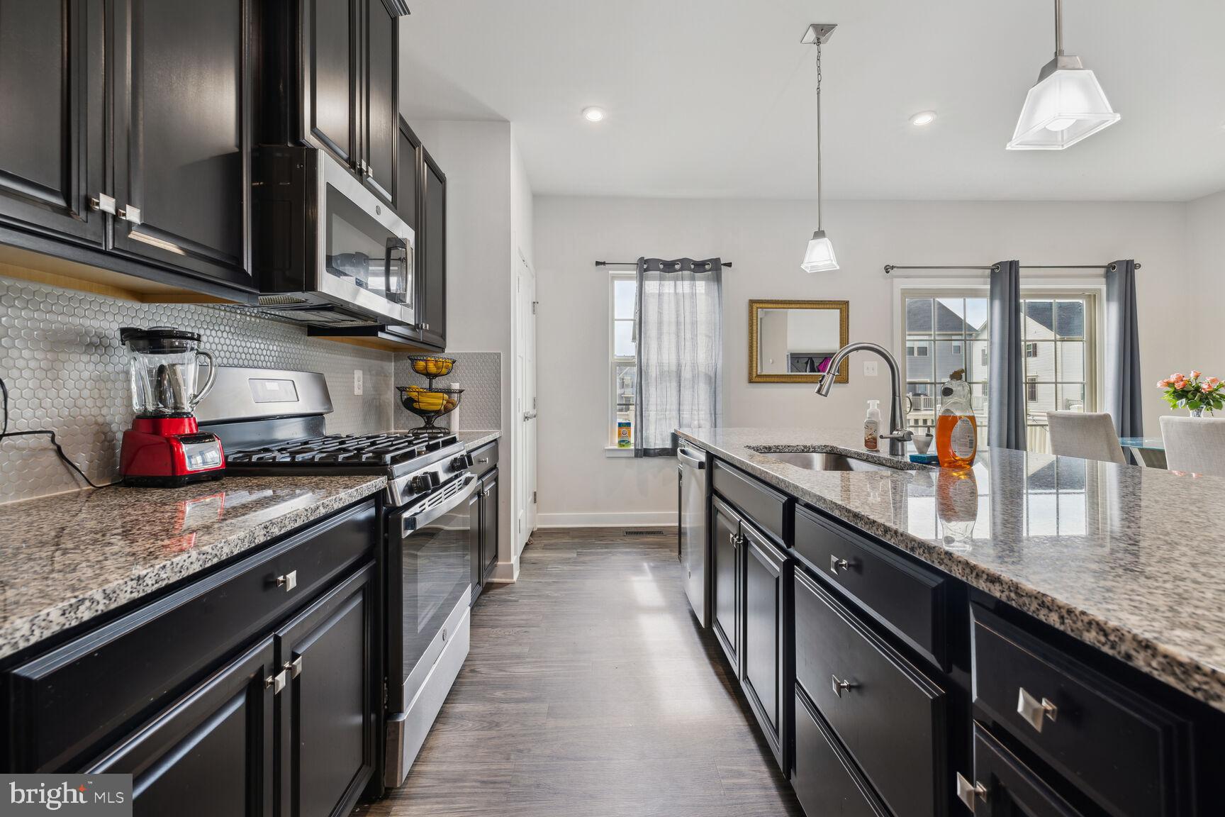 LAKE LINGANORE - Residential