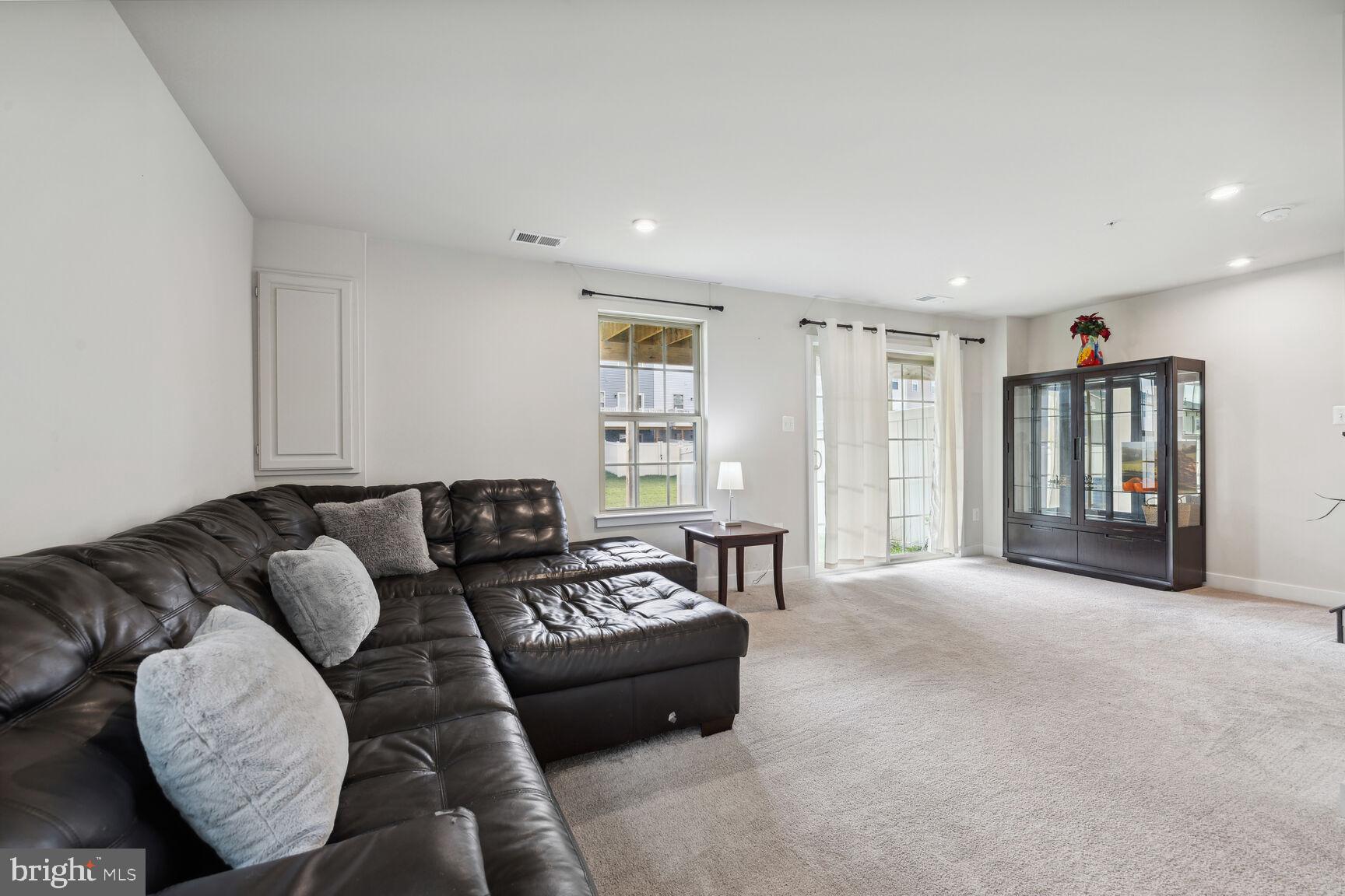 LAKE LINGANORE - Residential