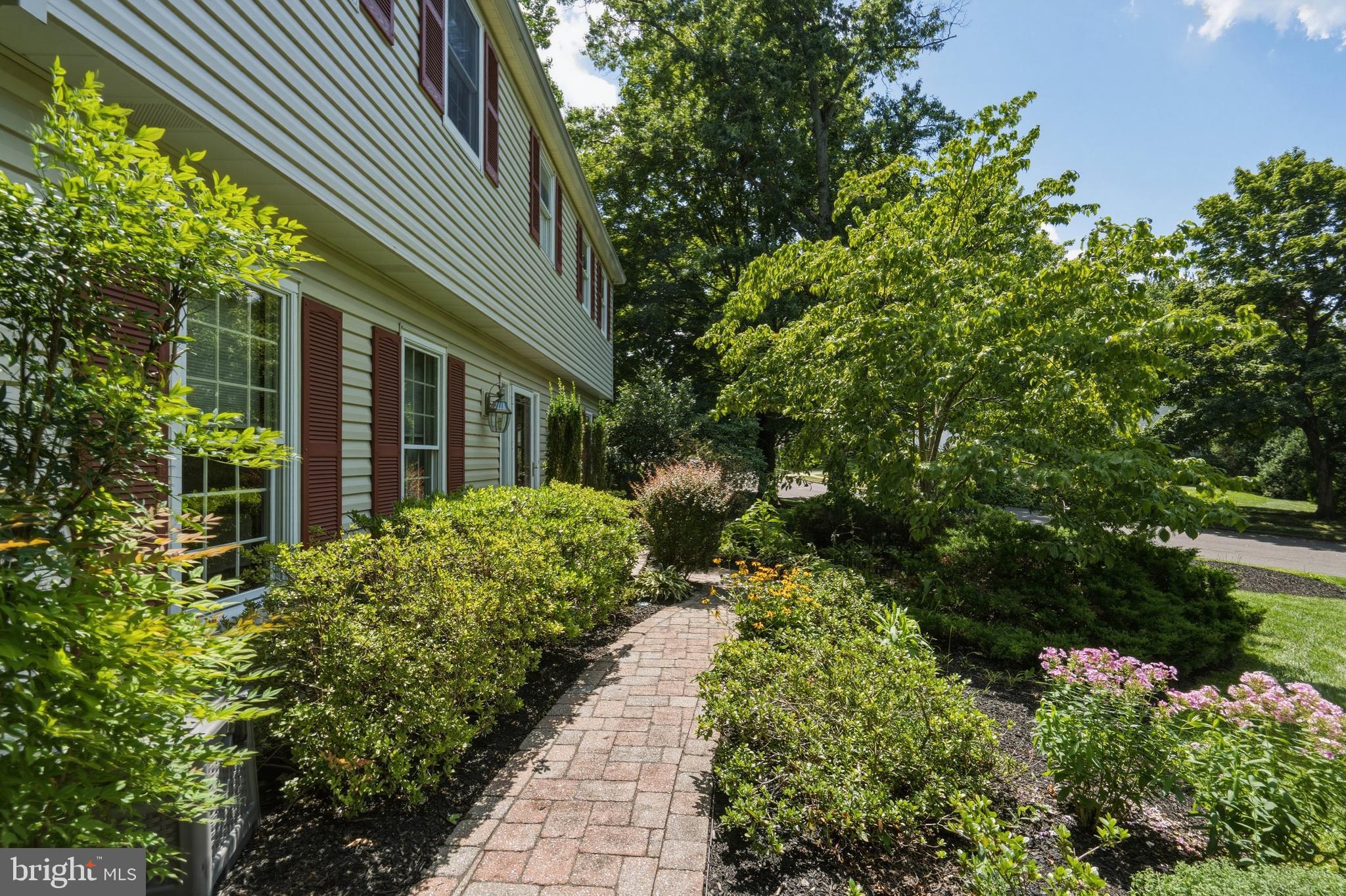 1333 UNIVERSITY DRIVE
