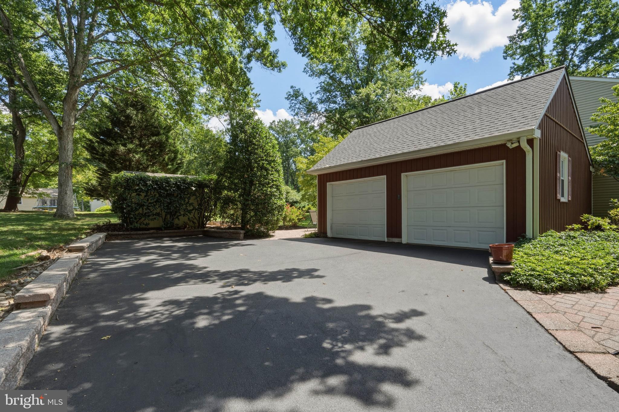 1333 UNIVERSITY DRIVE