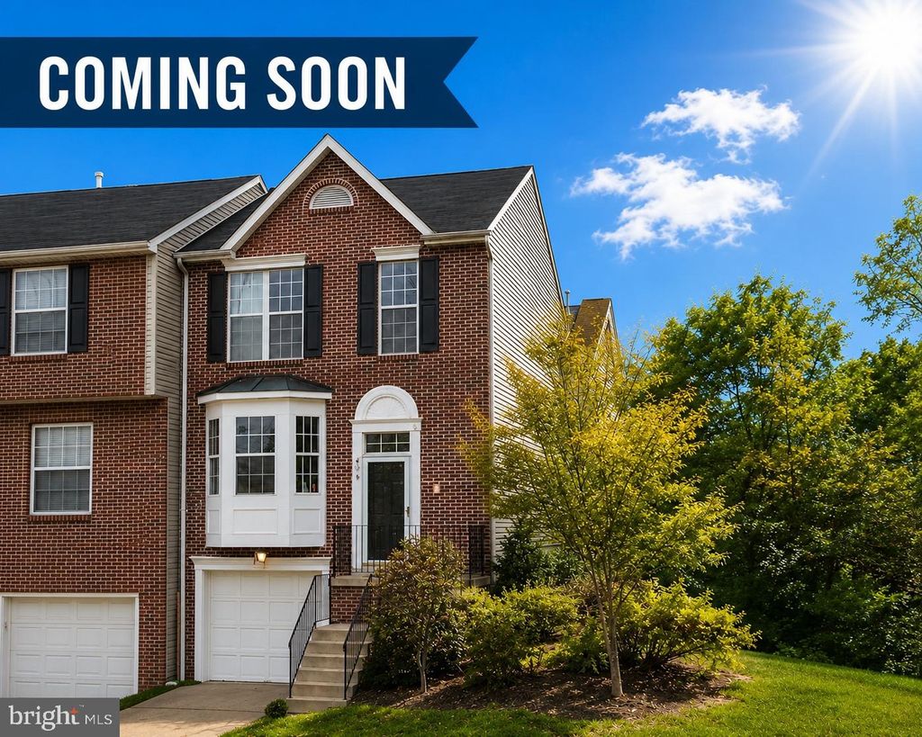 Photo of 439 Nikki Terrace SE, LEESBURG, VA 20175 (MLS # VALO2125582)
