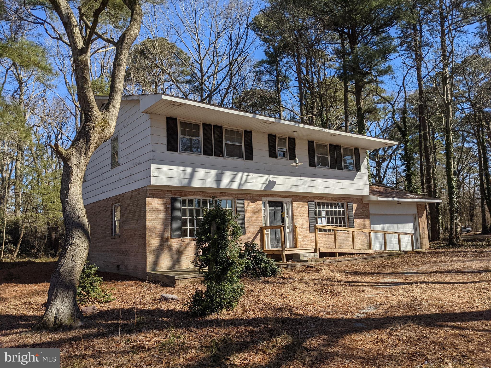 RARE FORECLOSURE OFFERING IN SOUGHT AFTER AVALON PARK SPACIOUS 2400 + SF 4BR 1.5 BATH HOME ON SPACIOUS LOT IN NEED OF RENOVATION PROPERTY SOLD AS IS AND AS AN ASSIGNMENT OF THE BANKS CONTRACT. UTILITIES AND HOA FEE TO BE TO BE VERIFIED SPECIAL ASSIGNMENT DOCUMENTS ATTACHED TO THE LISTING SHORT TERM INVESTOR FINANCING AVAILABLE TO QUALIFIED INVESTORS WITH 20% dp PLEASE SUBMIT HIGHEST AND BEST WITH PROOF OF FUNDS