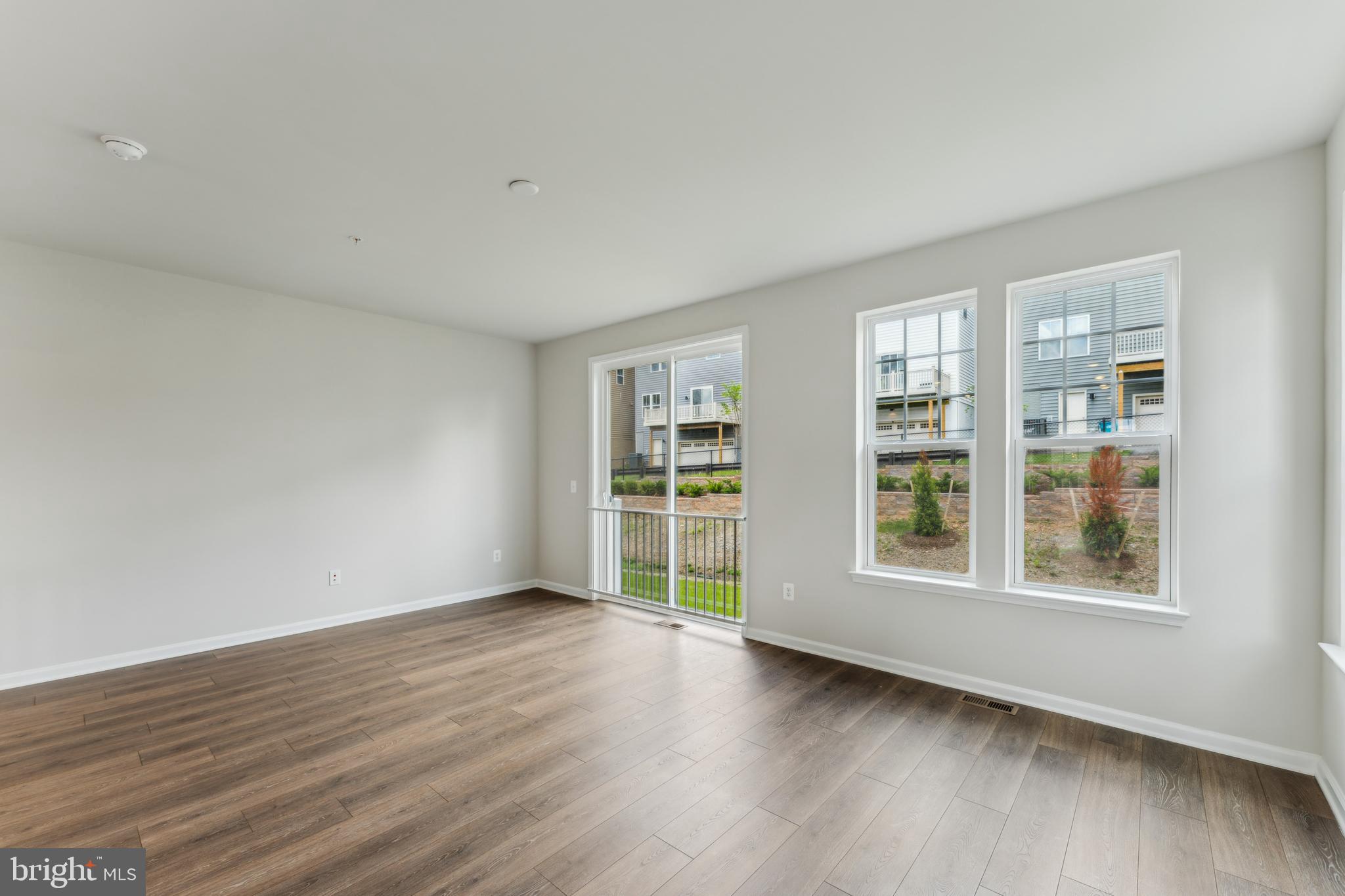 DAMASCUS VILLAGE - Residential