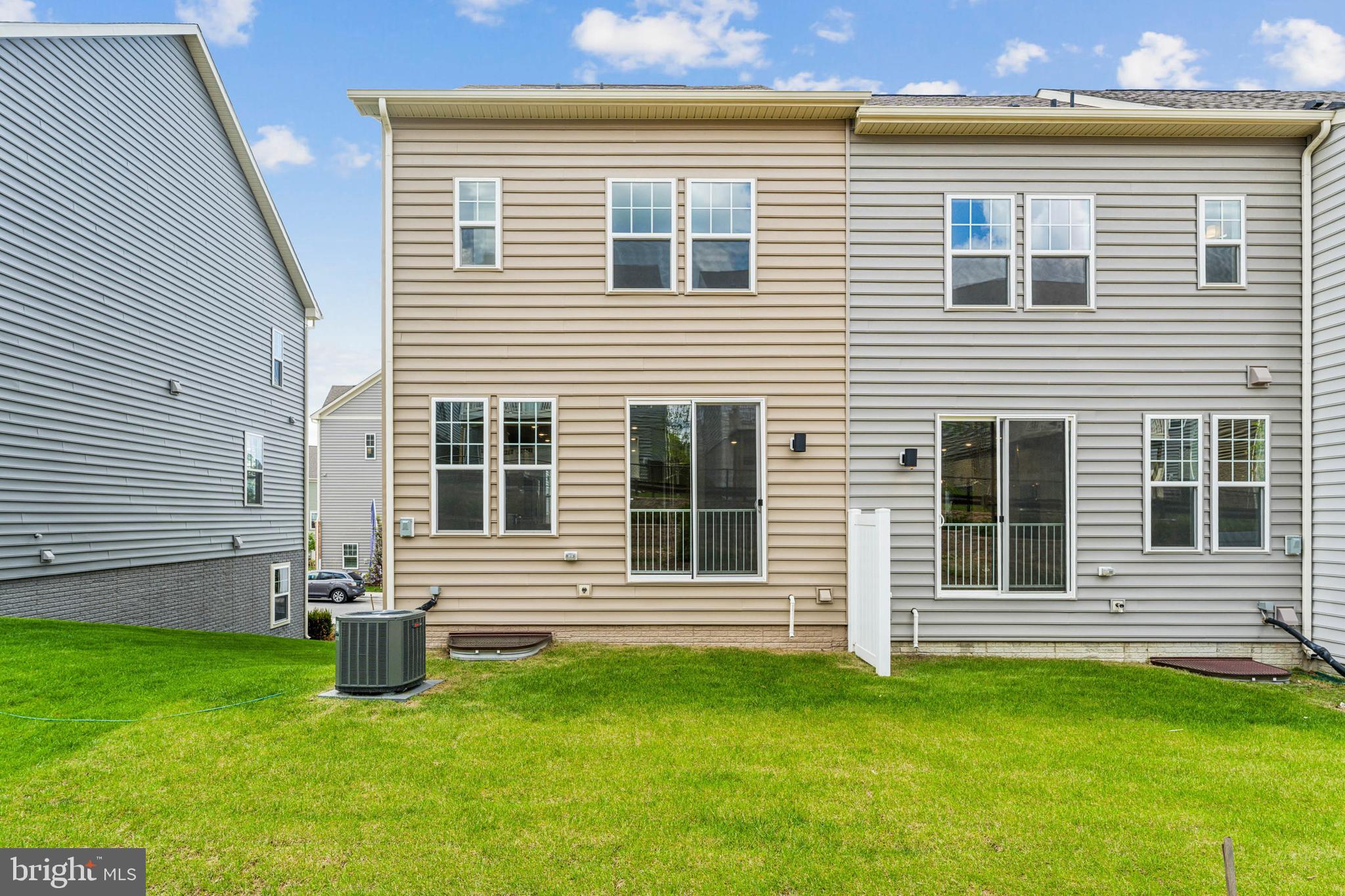 DAMASCUS VILLAGE - Residential