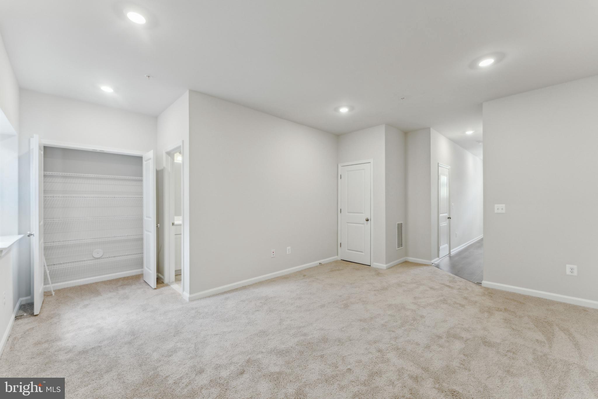 DAMASCUS VILLAGE - Residential