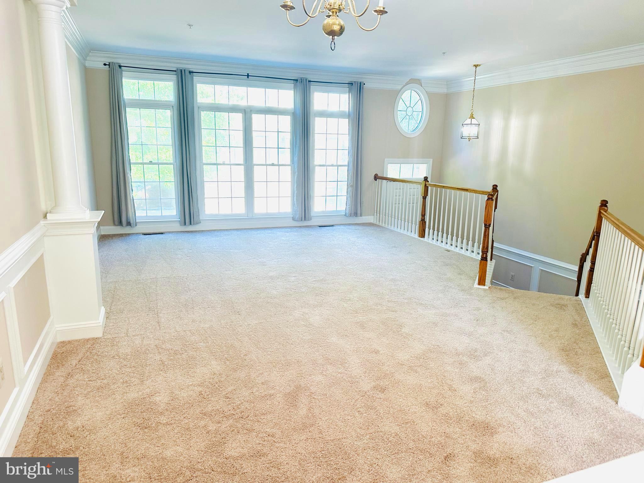 1005 GRAND OAK WAY