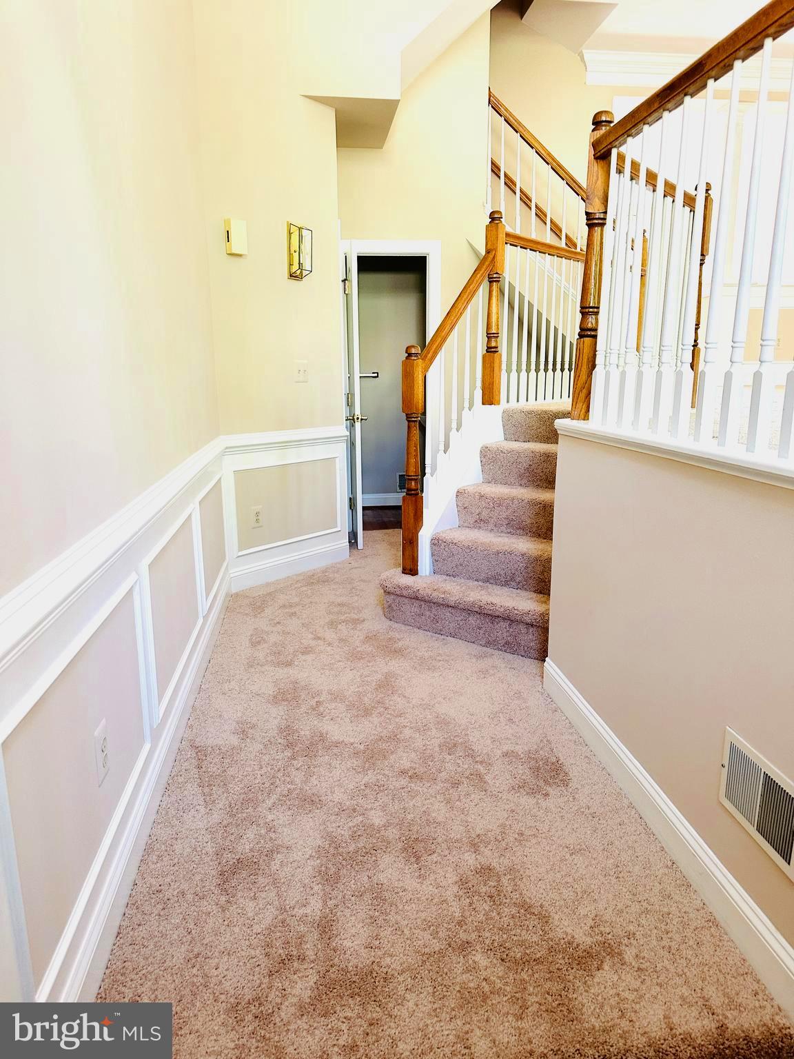 1005 GRAND OAK WAY
