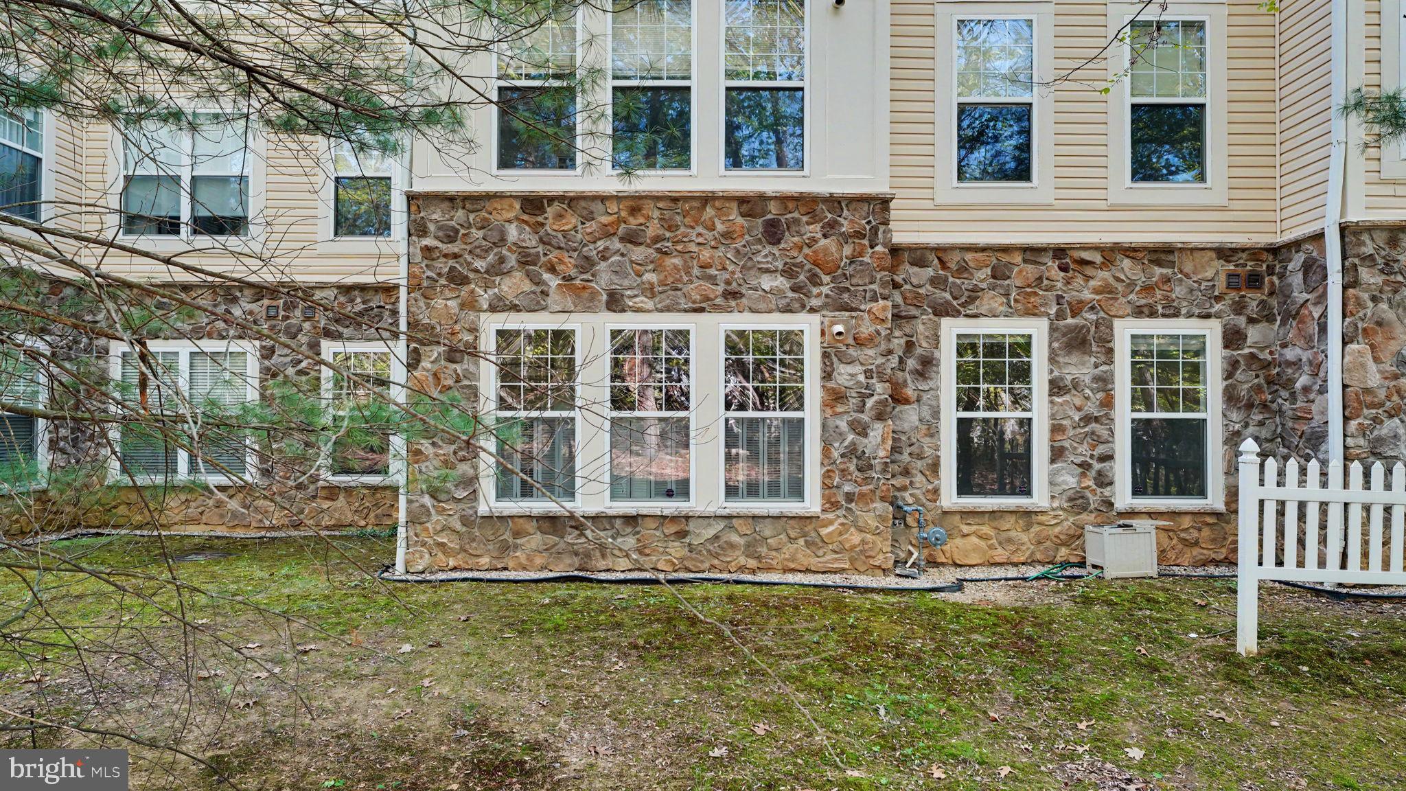 LAKELANDS RIDGE - Residential