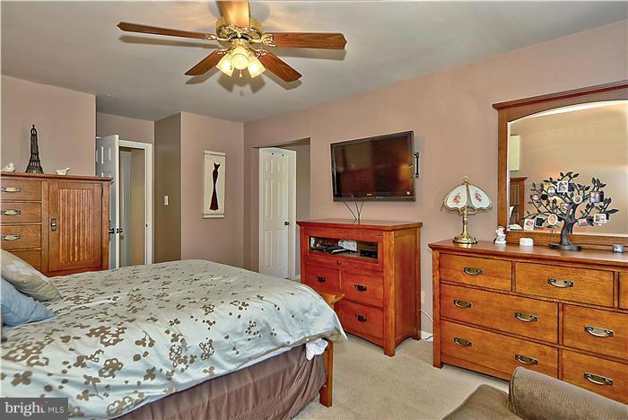 WOODLYNNE COMMUNITY - Residential