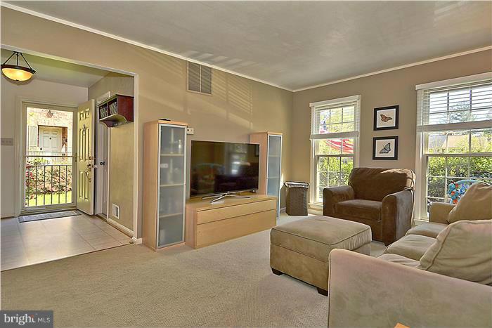 WOODLYNNE COMMUNITY - Residential