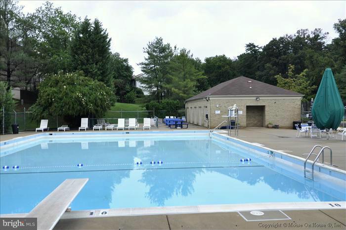 WOODLYNNE COMMUNITY - Residential