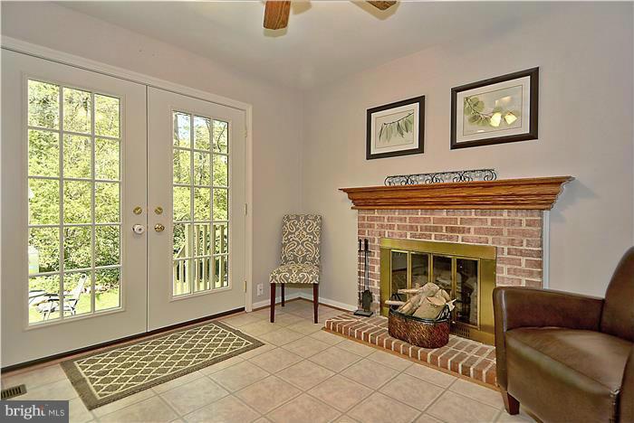 WOODLYNNE COMMUNITY - Residential