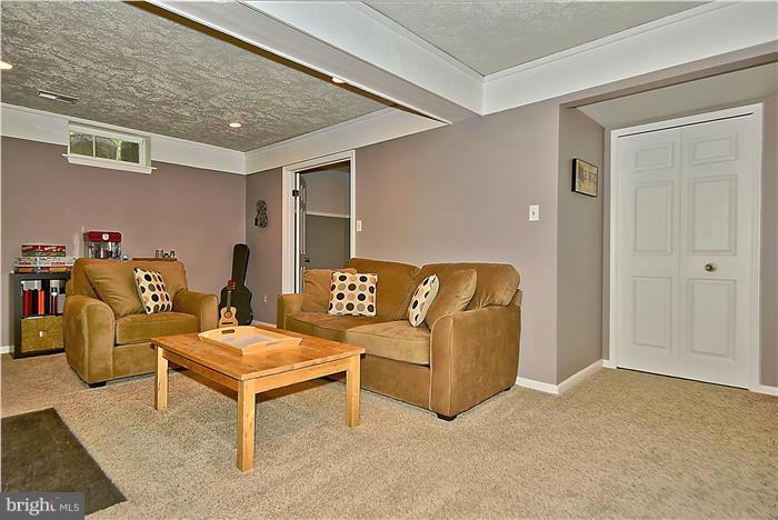 WOODLYNNE COMMUNITY - Residential