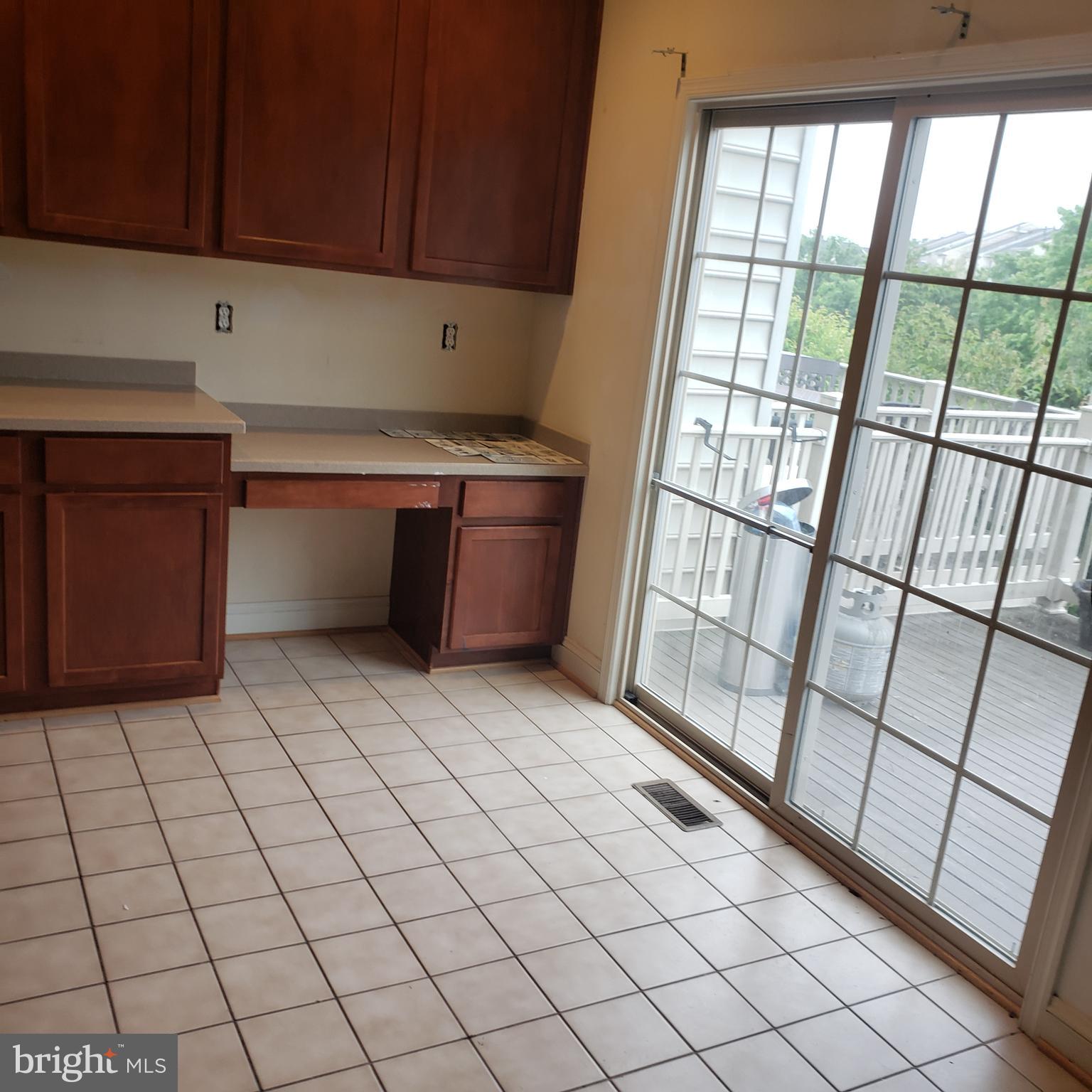 CROFTON GATE - Residential Lease