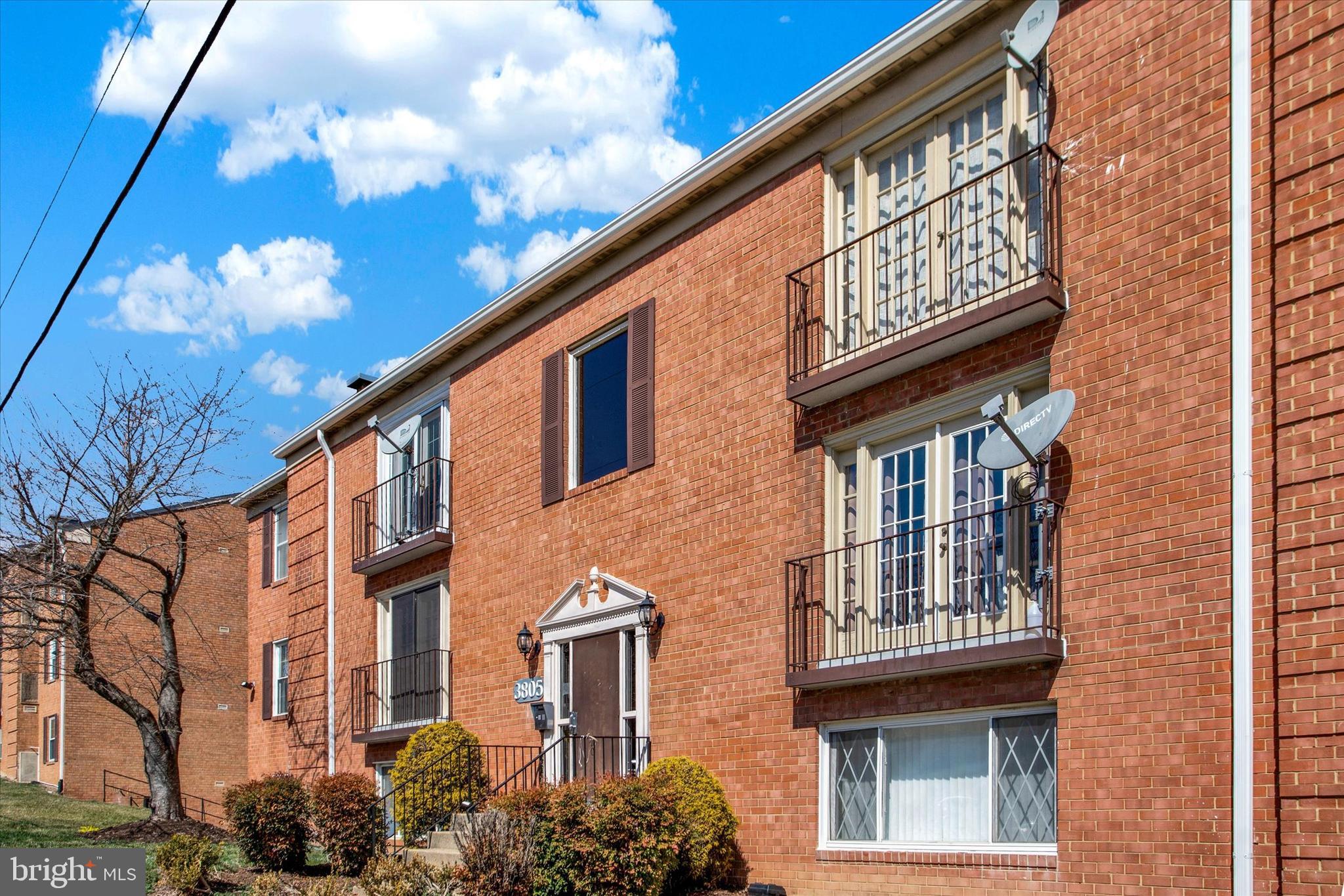 SWANN HILL CONDOMINIUMS - Residential