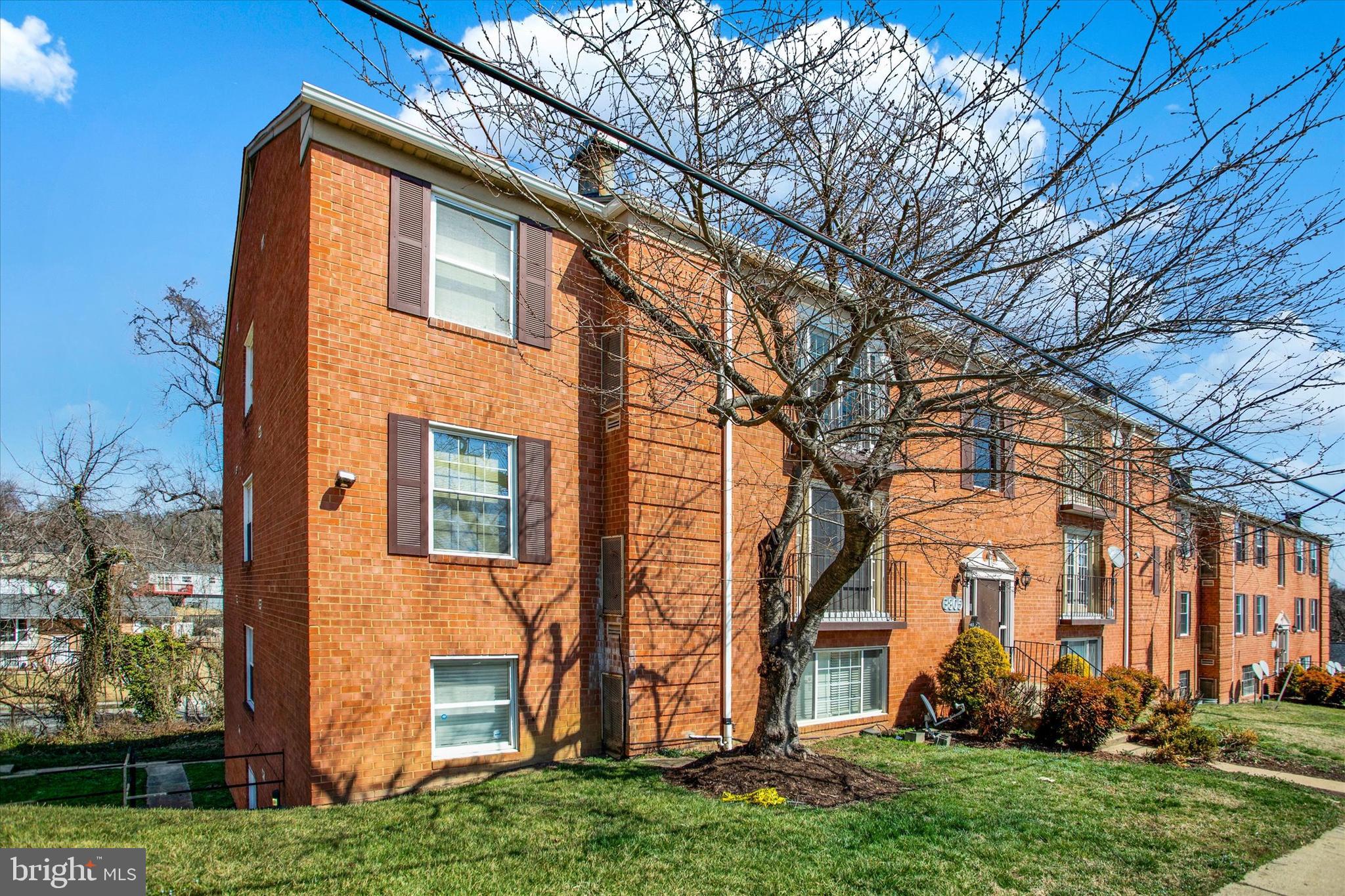 SWANN HILL CONDOMINIUMS - Residential