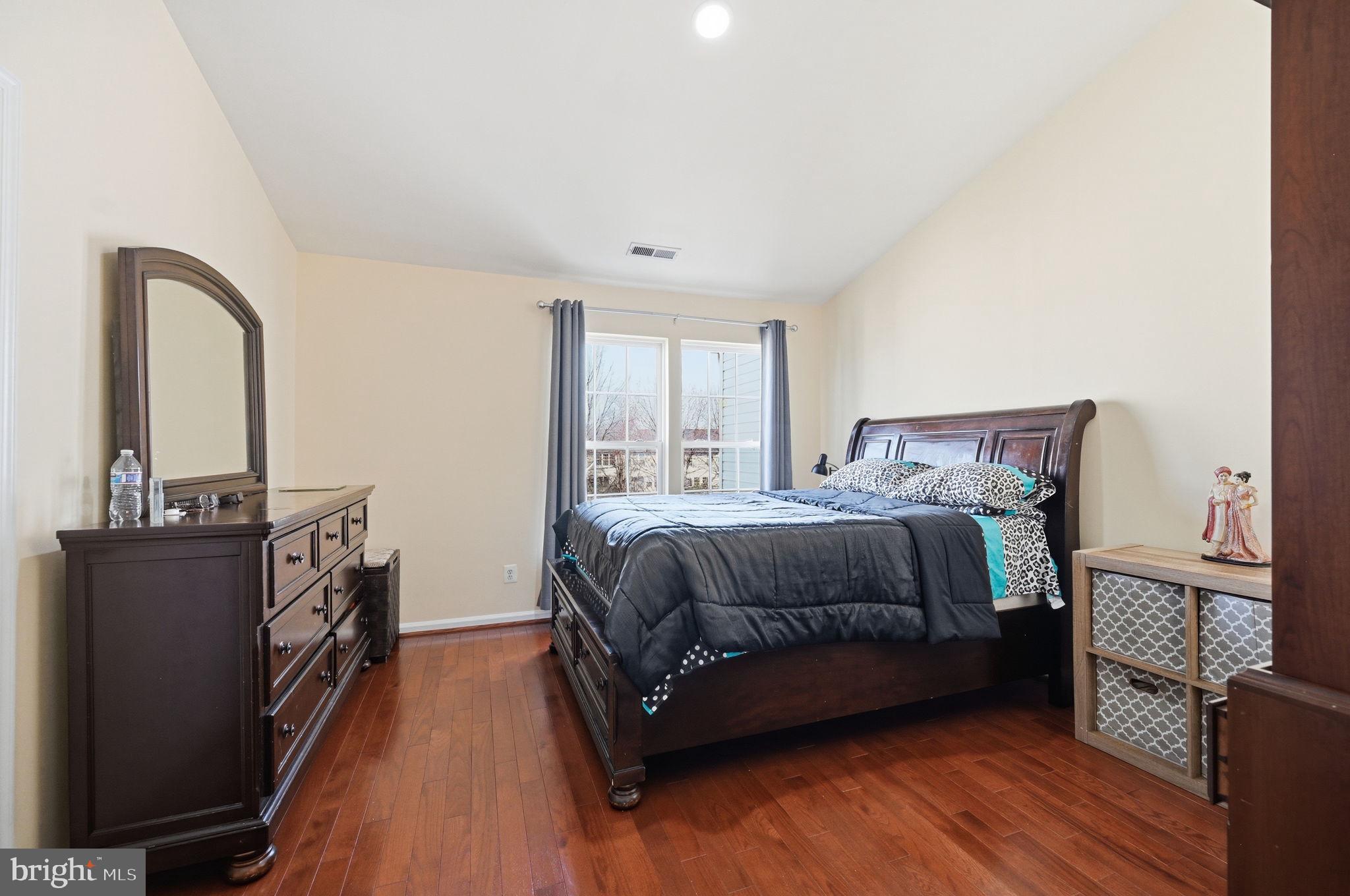 SOMERSET - Residential