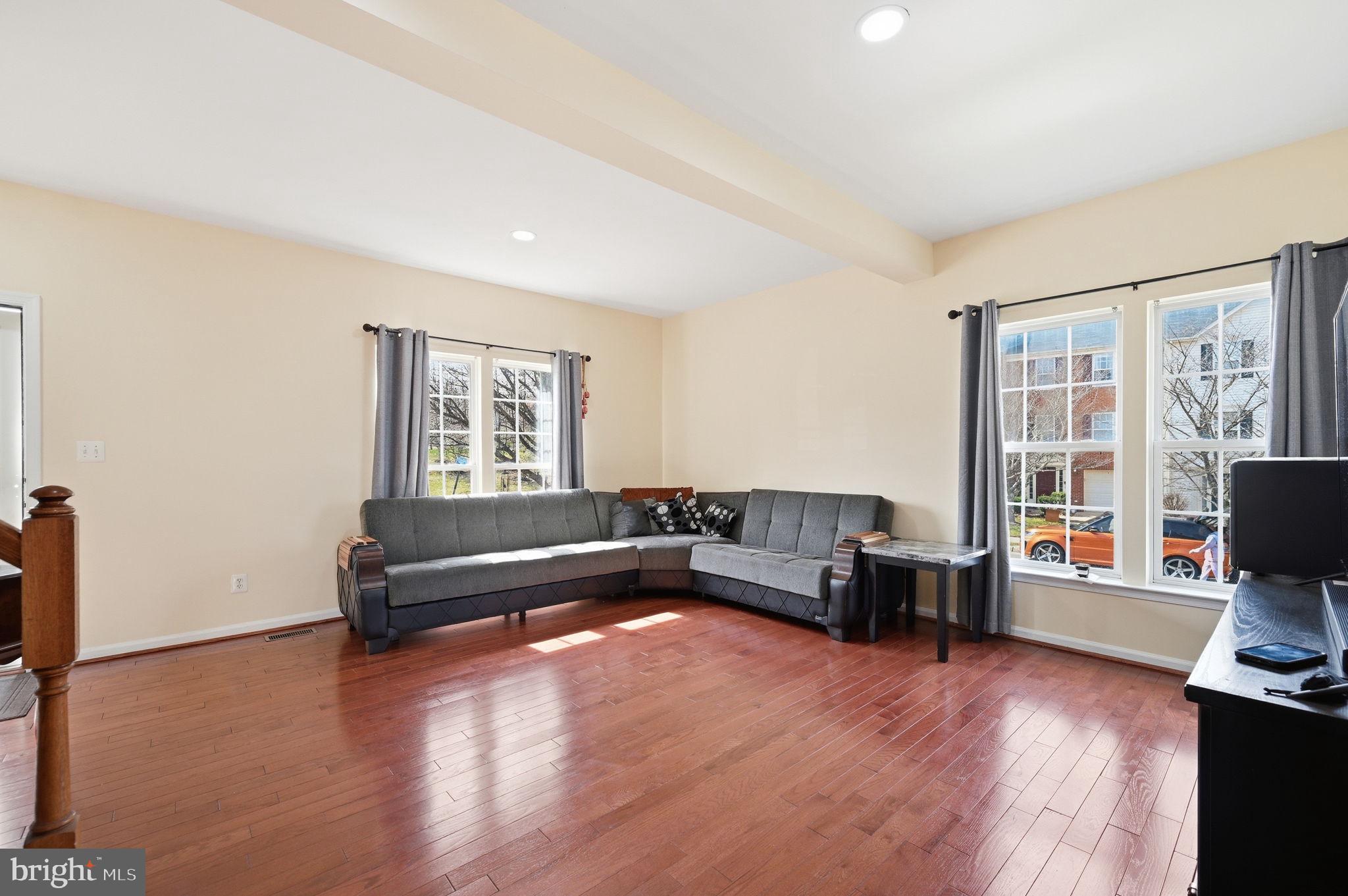 SOMERSET - Residential