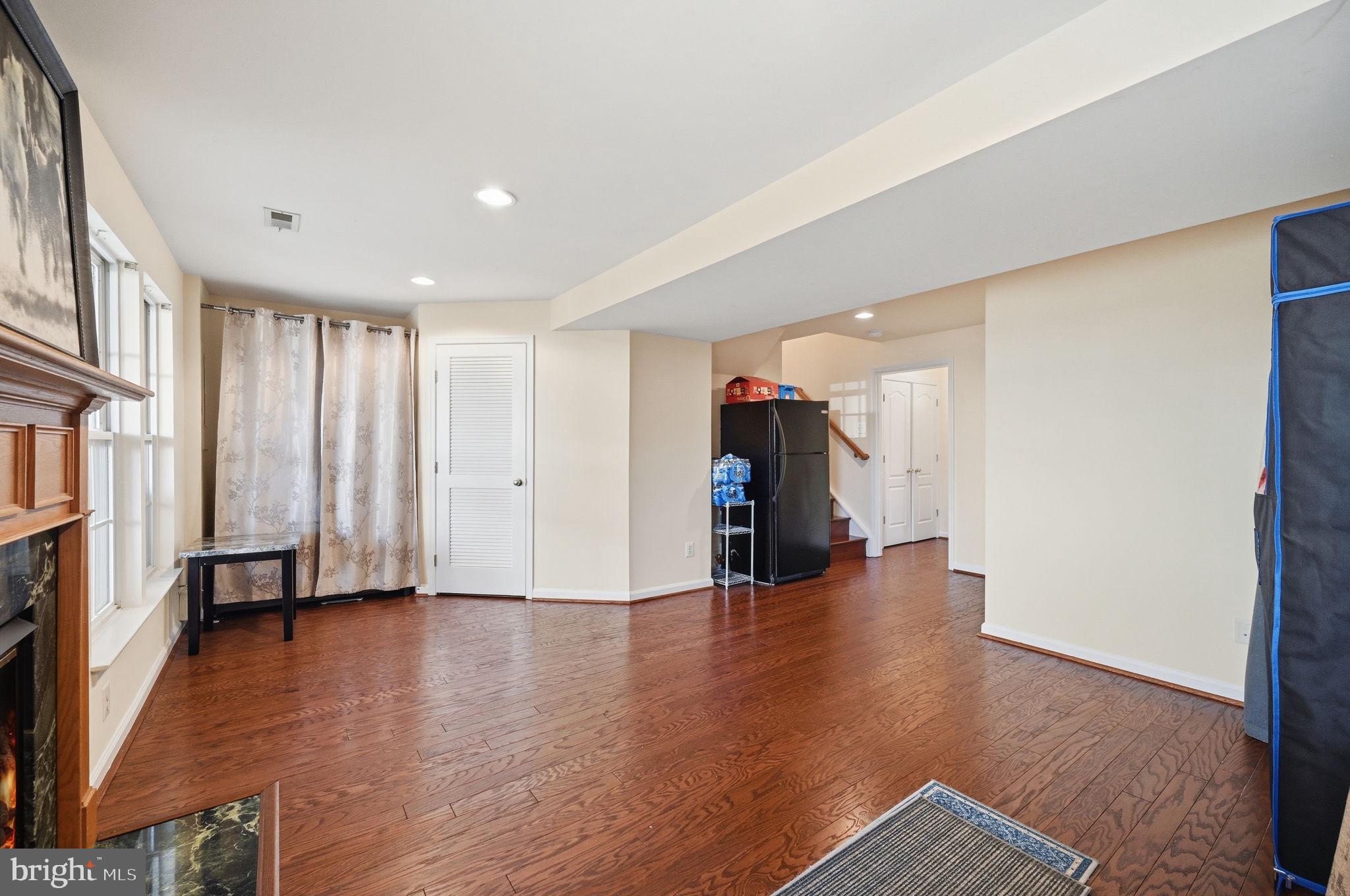 SOMERSET - Residential