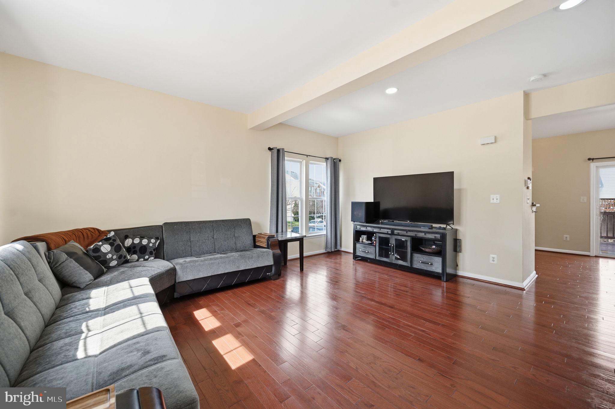 SOMERSET - Residential