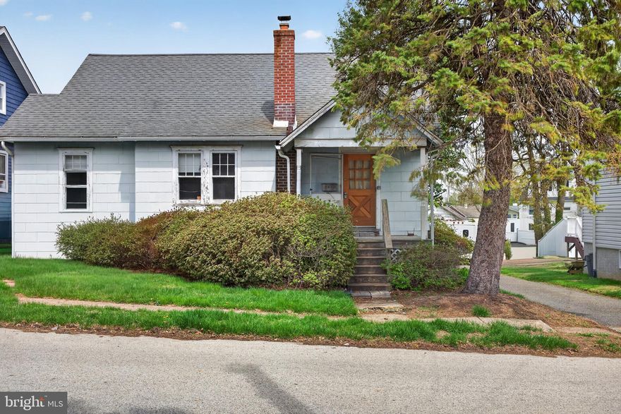 Investor special in the highly sought-after Marple Newtown School District! This 3-bedroom, 1-bath single-family home is being sold strictly as-is and presents a full rehab opportunity for the right buyer. The property is in need of a complete renovation but offers strong upside potential for investors, flippers, or those looking to build equity.

This is your chance to transform a diamond in the rough into a profitable project. Conveniently located near major routes, shopping, and local amenities, making it attractive for future resale or rental. Bring your vision and contractor!