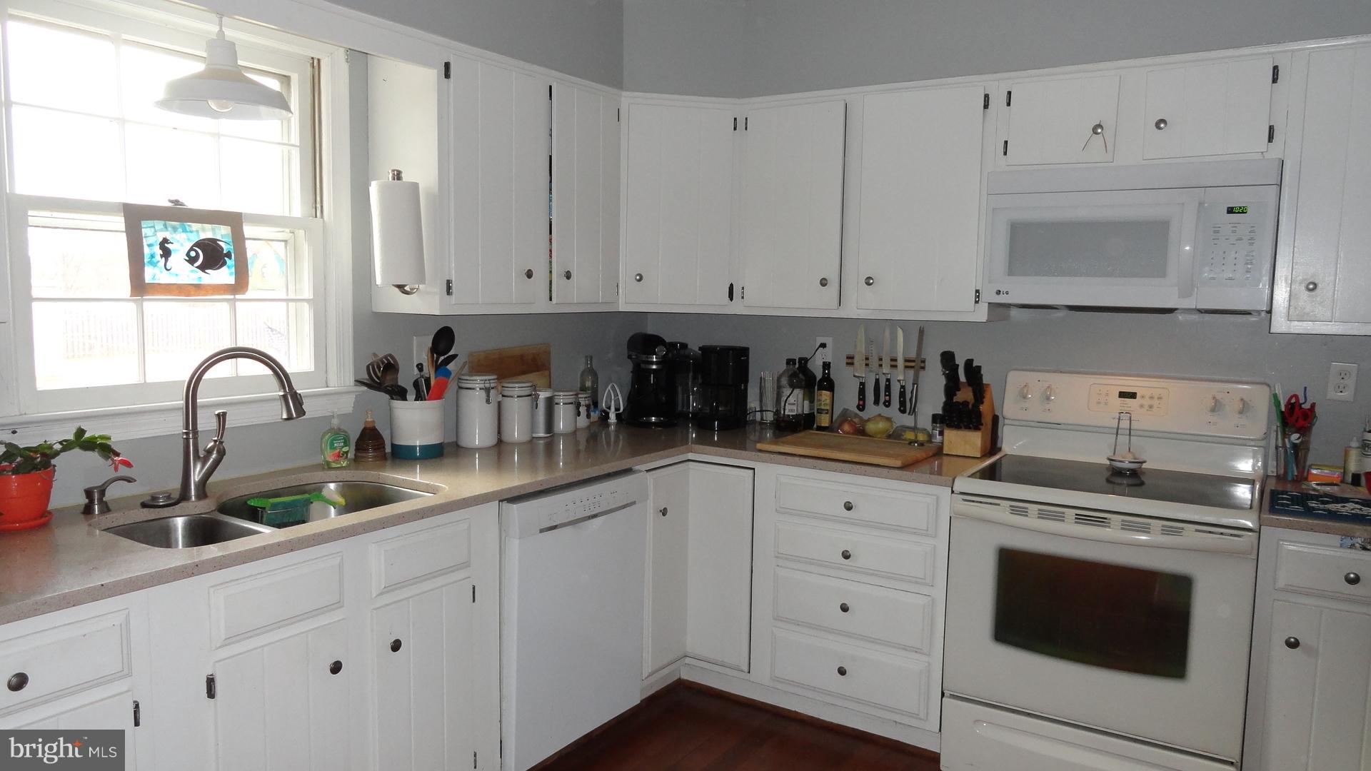 HILLWOOD ESTATES - Residential