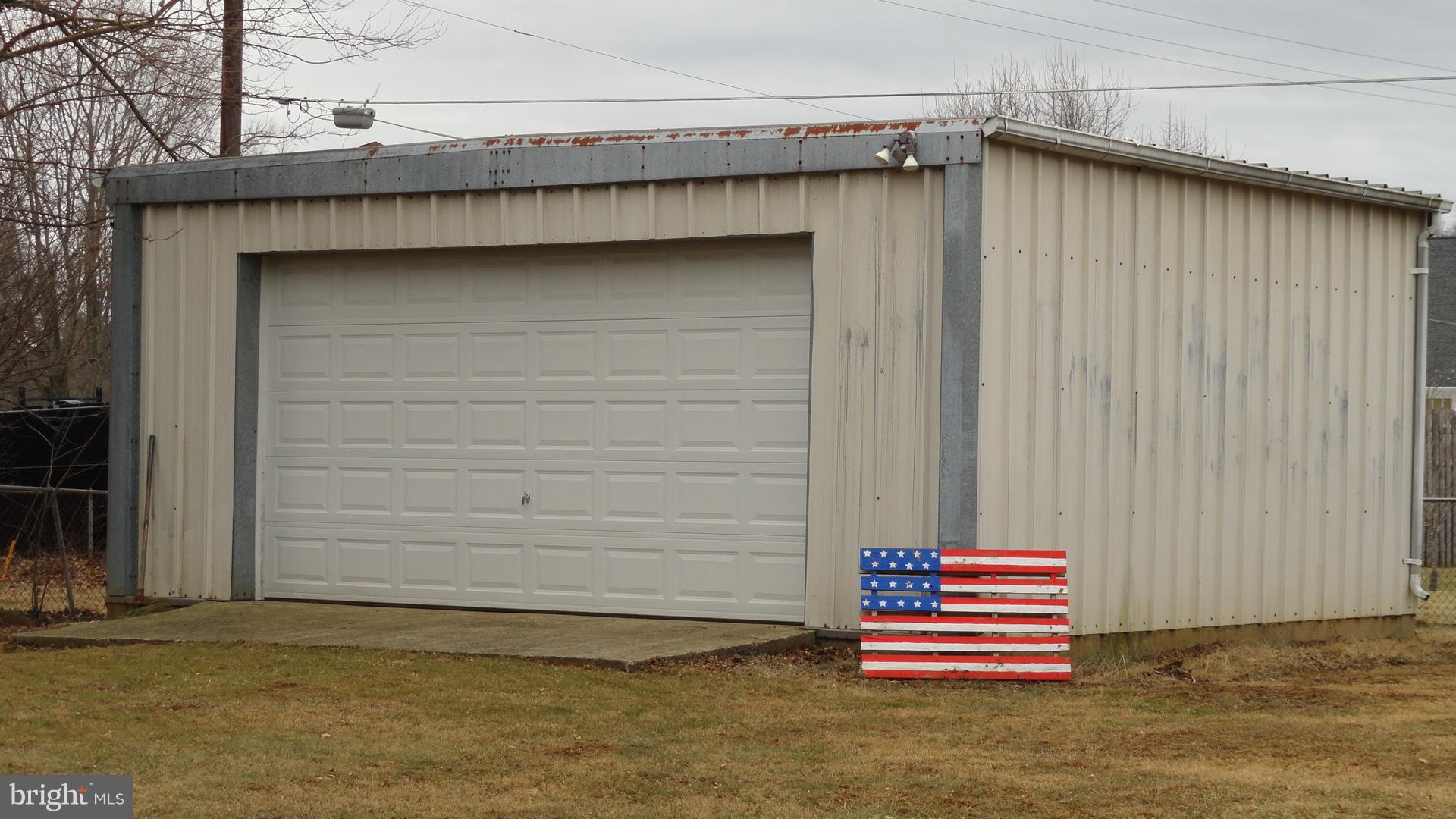 HILLWOOD ESTATES - Residential