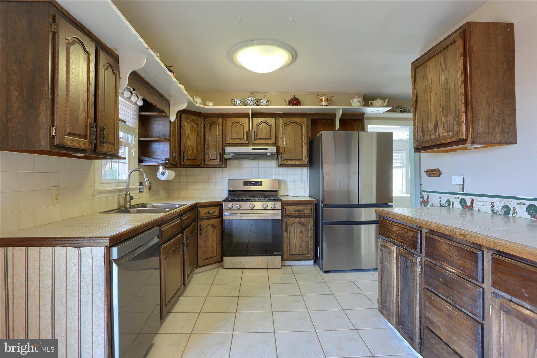 SKYLINE VIEW - Residential